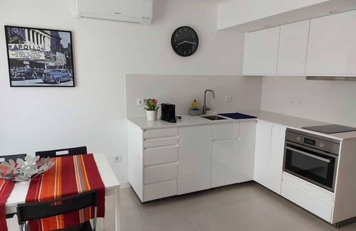 Linda-a-Pastora Haus | Apartment in a villa with pool