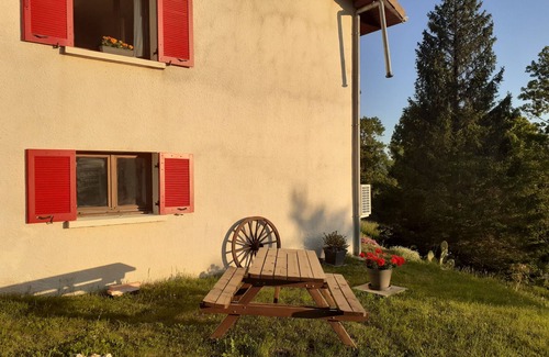 Ponthoux Wohnung | Apartment in chalet house Haut Jura