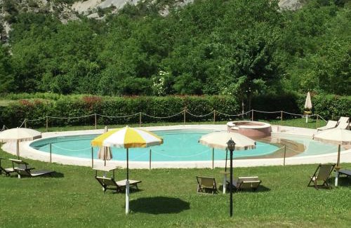 Apecchio Haus | Apartment in Marche with Pool Access