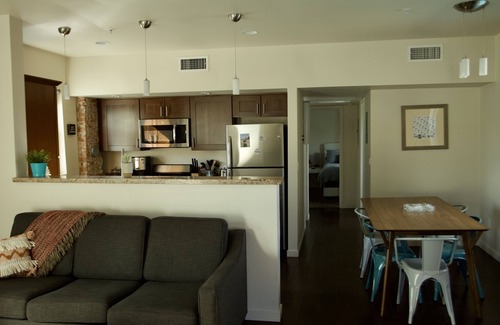 Southside Wohnung | Apartment in the Heart of Downtown above an amazing Brewery!