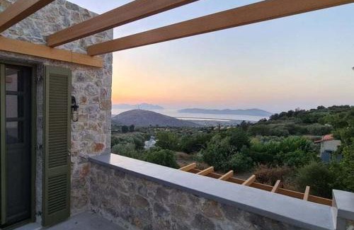 Lagoudi Zia Haus | Apartment in Zia with terrace