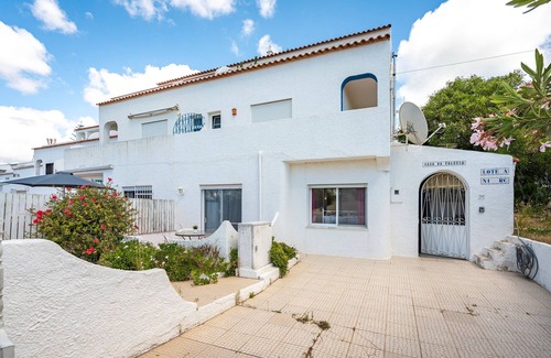 Vale de Centianes Wohnung | Ferienwohnung 'Isabel' mit Bergblick, privater Terrasse und Wi-Fi