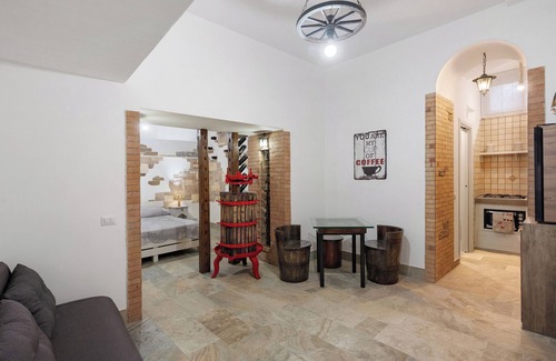 Piazza-Tralia-Pendolo Wohnung | Ferienwohnung 'La Cantina Di Alba E Tramonto' mit Wi-Fi und Klimaanlage