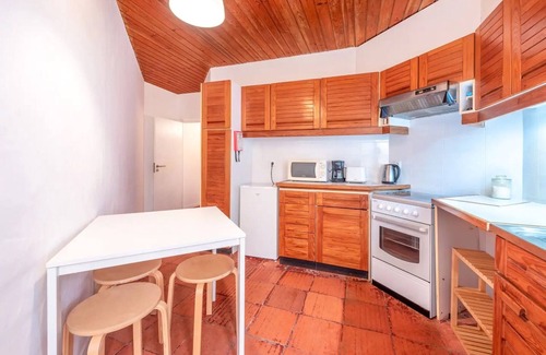 Praia das Macas Wohnung | Apartment 'Mar E Serra I' with Balcony and Wi-Fi