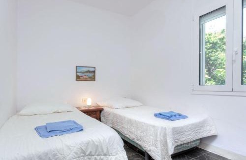 Llanca Wohnung | Apartment Matthias-3 by Interhome