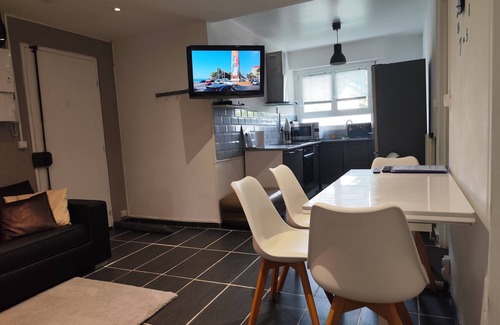 Noisy-le-Grand Wohnung | Logement Familiale proche Disney et Paris , 4 adultes et un enfant