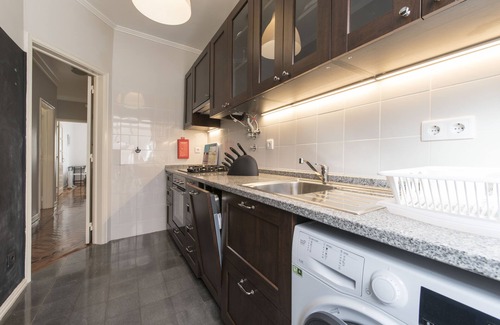 Alto do Pina Wohnung | Apartment in der Nähe von Fonte Luminosa * 2BD APT CENTRAL *