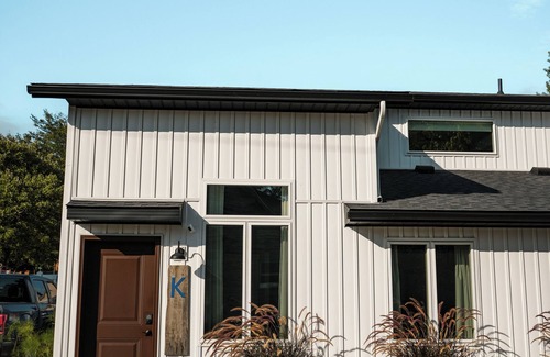 Sugarcreek Wohnung | Modern Farmhouse Apartment in Sugarcreek!