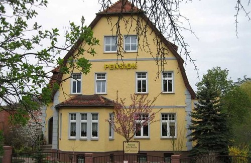 Burg Stargard Hütte | Appartement - Pension Villa Martha