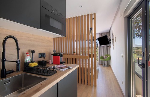Sao Bras de Alportel Wohnung | Ferienwohnung 'Tiny House' mit Bergblick, Wi-Fi und Klimaanlage
