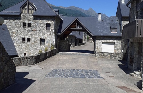 Esquieze-Sere Wohnung | Apartment rental in esquieze-seres hautes pyrénnées