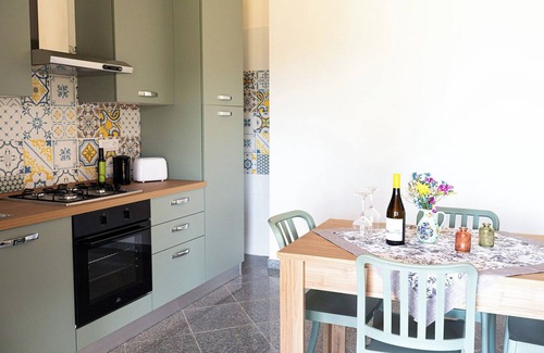 Montecorice Wohnung | Apartment 'Rosmarino' mit Meerblick, WLAN und Klimaanlage