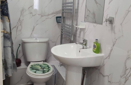 Chadwell Wohnung | Captivating 3-Bed Apartment in Romford