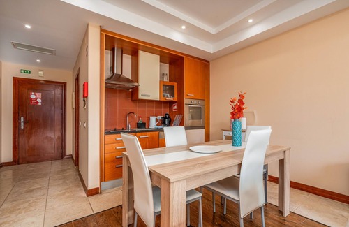 Estombar Wohnung | Ferienwohnung 'Soeiro' mit Gemeinschaftspool, Wi-Fi und Klimaanlage