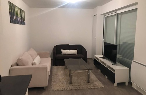 Annemasse Wohnung | Ferienwohnung 'T2' mit Wi-Fi