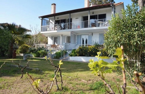 Mithatpasa Wohnung | apartment with garden cloth to the beach D.2