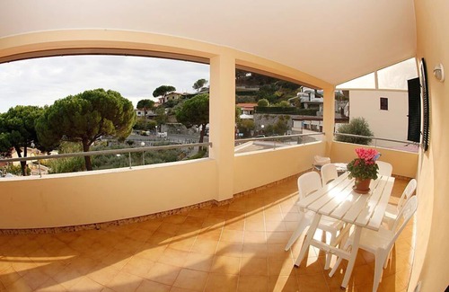 Seccheto Wohnung | Apartment mit großer Panoramaterrasse nur einen Steinwurf vom Strand entfernt