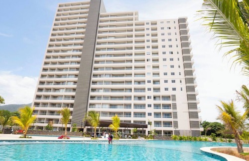 Papare Wohnung | Apartment with pool, view and access to the sea Santa Marta, close to the airport.