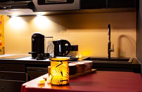 Congenies Wohnung | Apartment mit eigenem Whirlpool und Terrasse, beheiztem Pool, Sauna, Billard