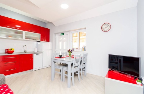 Banici Wohnung | Apartments Donita - Comfort Two Bedroom Apartment with Balcony and Sea View