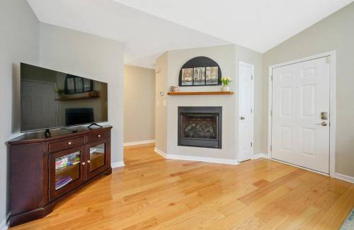 Apex Haus | Apex Comfort - Modern 3BR 2BA Home in Apex, NC