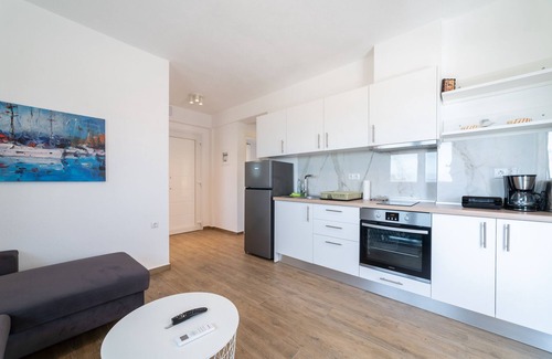 Ofrinion Wohnung | Two-Bedroom Apartment with Side Seaview, in Aphrodite Residential Complex