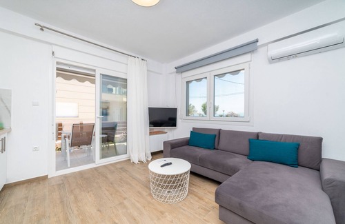 Ofrinion Wohnung | Two-Bedroom Apartment with Side Seaview, in Aphrodite Residential Complex