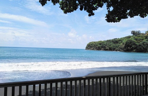 Arue Wohnung | API DAYS SUITE Lafayette Beach Apartment in beachfront hotel residence.
