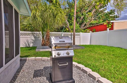 Apollo Beach Haus | Apollo Beach Gem with Pool The Flamingo House