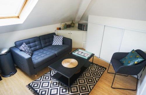 Neuilly-Plaisance Wohnung | Appartement 2 pièces "Le Cocon Urbain" - Rénové et Cosy - Proche Paris & Disneyland