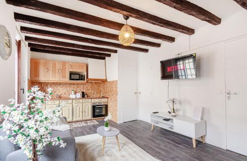 Le Pin Wohnung | Appartement 2 pièces 36m2, CDG Airport, Disneyland Paris, Asterix, Parc des expo, 10min gare de Chelles, Parking gratuit dans la ville