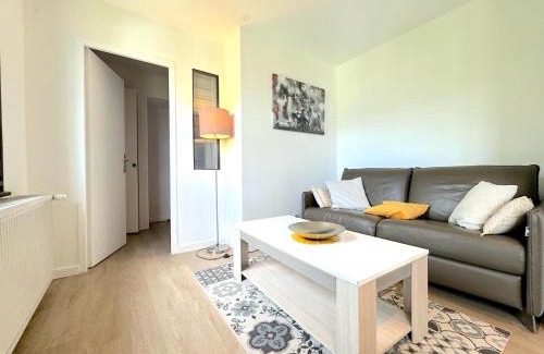Cran-Gevrier Wohnung | Appartement 3 chambres vue sur Annecy dans maison avec climatisation