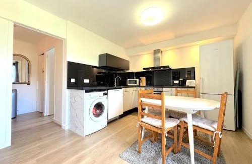 Cran-Gevrier Wohnung | Appartement 3 chambres vue sur Annecy dans maison avec climatisation