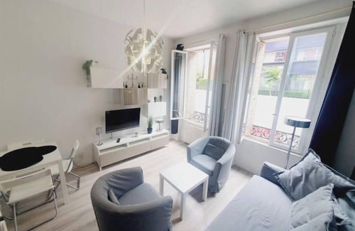 Clichy Wohnung | Appartement Avec Patio à en Plein Centre Ville