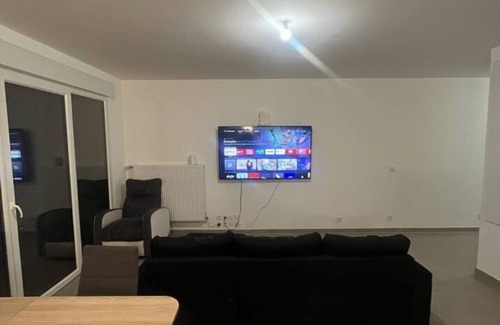 Segny Wohnung | Appartement de Deux Chambres Idéalement Placé