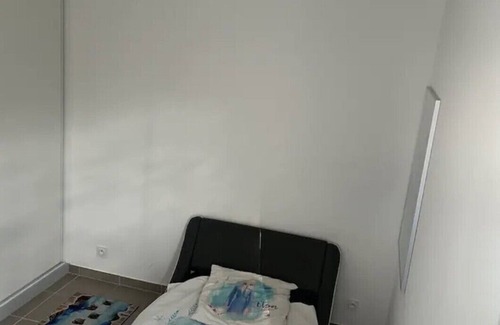 Segny Wohnung | Appartement de Deux Chambres Idéalement Placé
