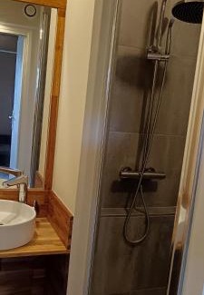La Celle-sous-Gouzon Wohnung | Appartement plus parking à 100 mètres de Prte de Thiers