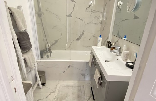 17th Arrondissement Wohnung | Appartement Lumineux/ Parc Monceau/champs Elysées/sacré Coeur