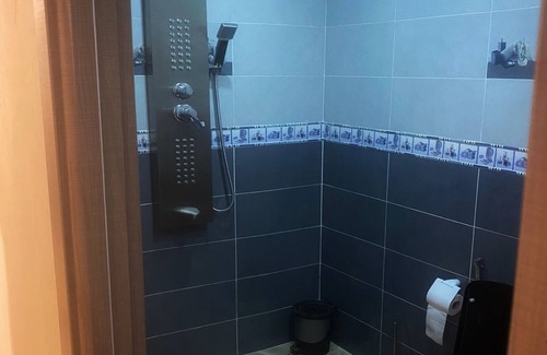 Tassoultante Wohnung | Appartement Moderne Meublée, Très Bien Équipée à Côté de Ouasiria