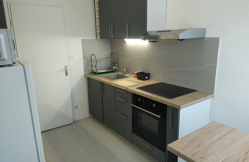 Novel Wohnung | Appartement Rénové en 2024 Dans Immeuble Résidentiel, Dominant, au 11ème Étage