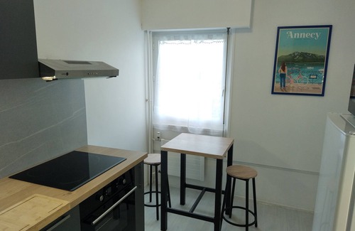 Novel Wohnung | Appartement Rénové en 2024 Dans Immeuble Résidentiel, Dominant, au 11ème Étage