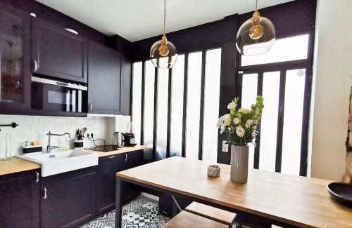 Suresnes Wohnung | Appartement rénové une chambre avec espace de travail