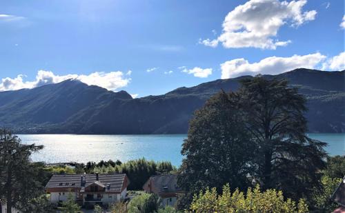 Aix-les-Bains Wohnung | Appartement T2, vue lac, climatisé, parking, tout confort