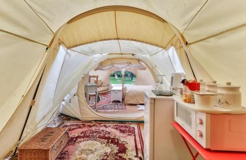 Alkborough Haus | Apple Blossom