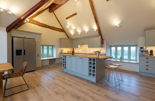 Ilminster Hütte | Apple Loft - Beautiful Somerset cottage, sleeps 13 guests in 6 bedrooms