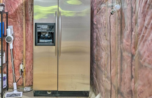 Apple Valley Haus | NEW! Apple Valley Guest Suite: Forest Views & Pool