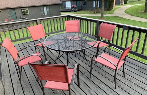 Apple Valley Eigentumswohnung | Apple Valley Lake, Pools and Beaches! Guest passes available for a fee.