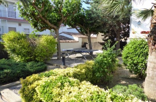 Llanca Wohnung | Ca. 6 Pers. mit Schwimmbad, Strand in 200m, Hafen in 400m und Geschäfte in 300m