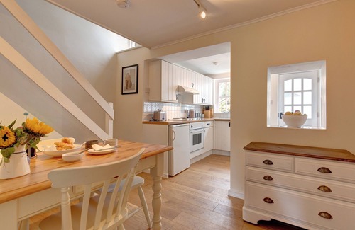 East Rudham Hütte | April Cottage - a self catering cottage that sleeps 4 guests in 2 bedrooms