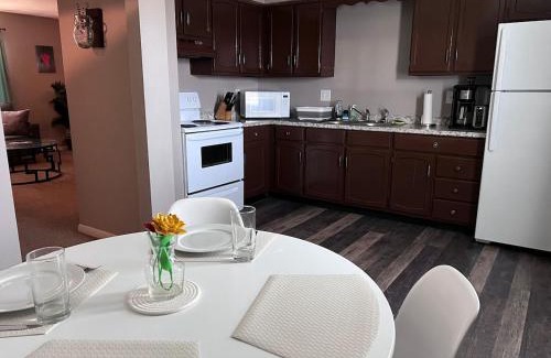 Masury Haus | Apt 3 Comfortable and Convenient